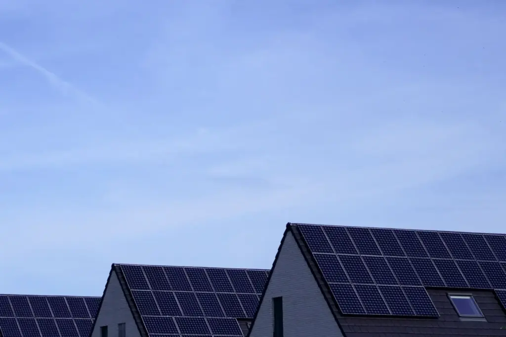 zonnepanelen en hagelschade is uw installatie goed verzekerd